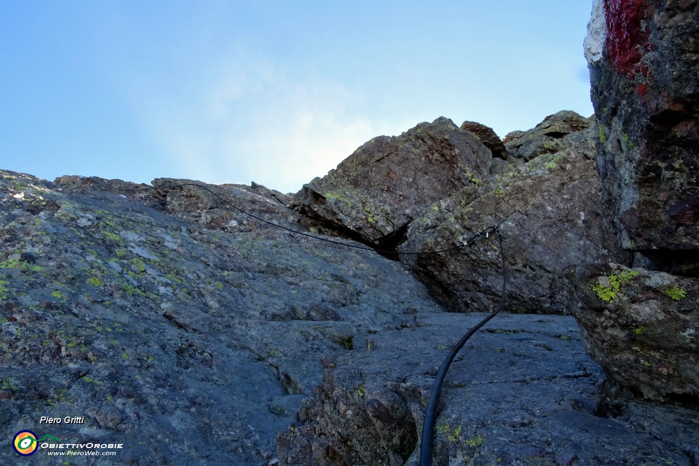 52 Utilissima fune per l'impegnativo utlimo tratto su roccia.JPG -                                